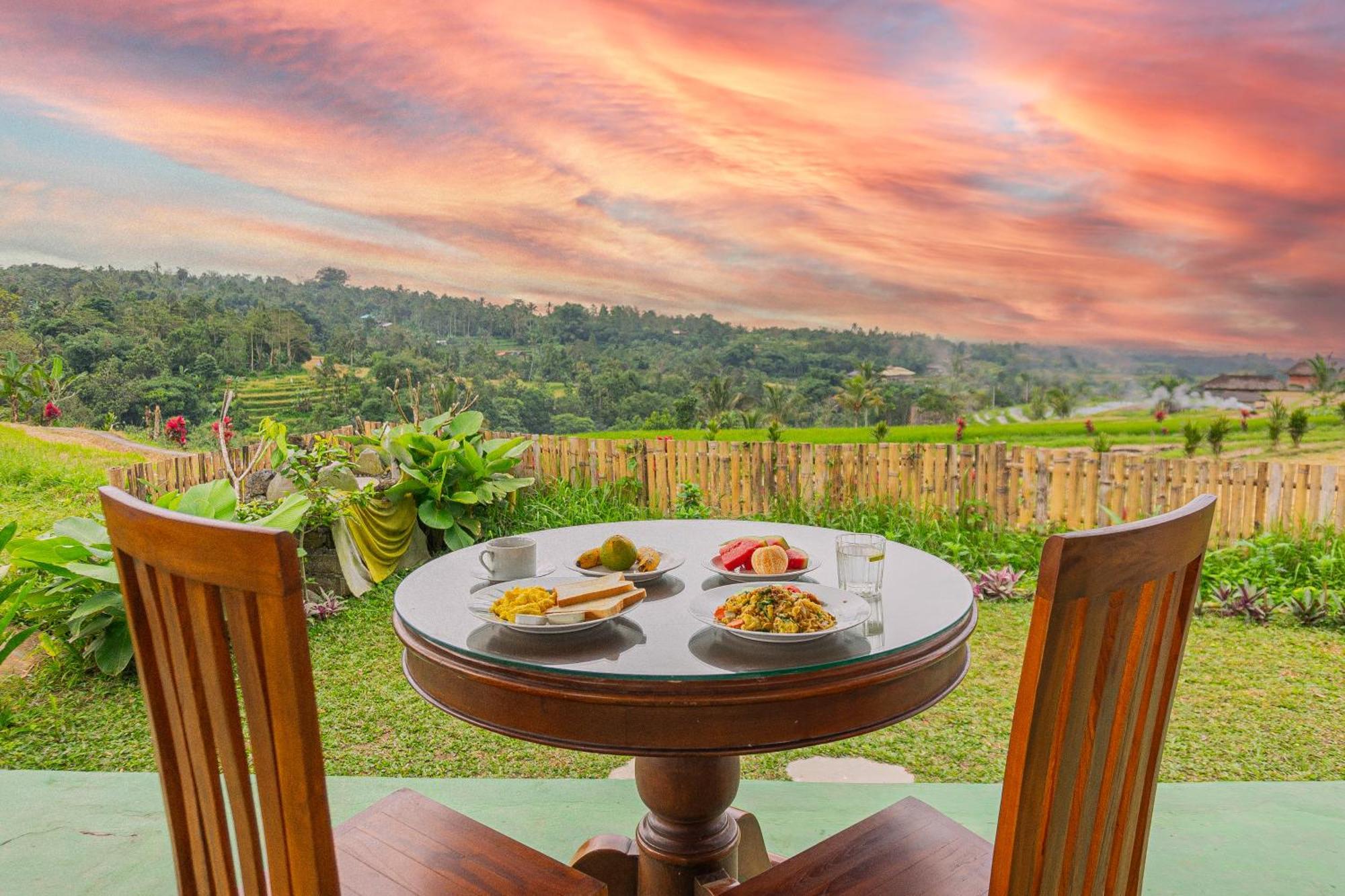 Santya Loka Lodge & Twin Waterfall Jatiluwih Buitenkant foto